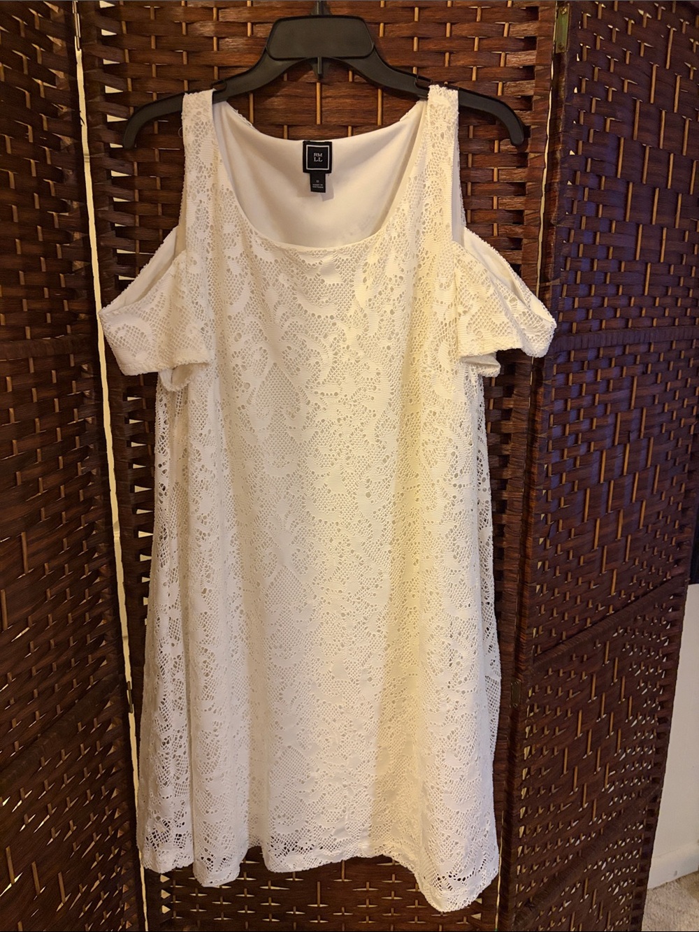 Lace Cold-Shoulder Dress in Cream